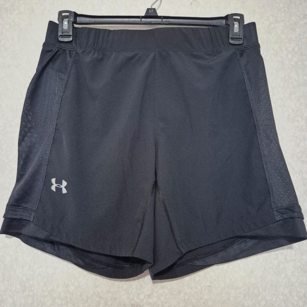 Under Armour Women's Black Shorts..SIZE:L